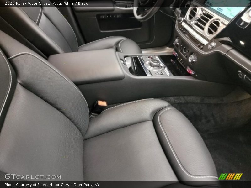 Arctic White / Black 2020 Rolls-Royce Ghost
