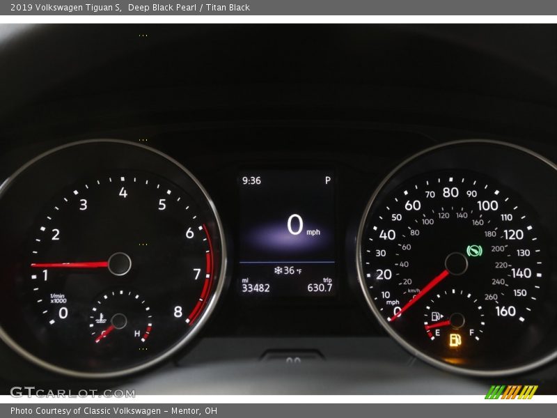 Deep Black Pearl / Titan Black 2019 Volkswagen Tiguan S