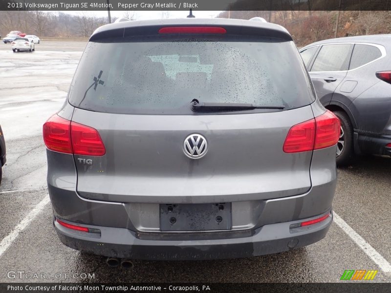 Pepper Gray Metallic / Black 2013 Volkswagen Tiguan SE 4Motion