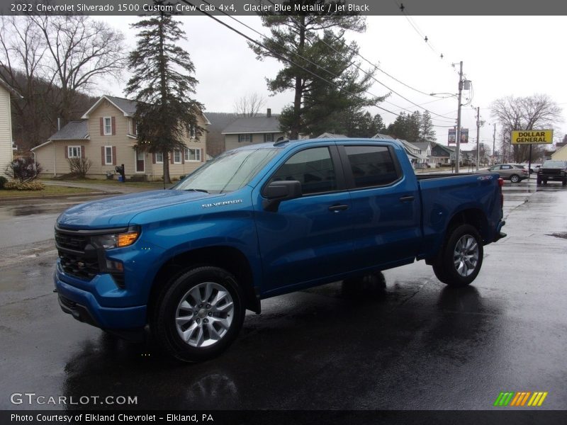 Front 3/4 View of 2022 Silverado 1500 Custom Crew Cab 4x4