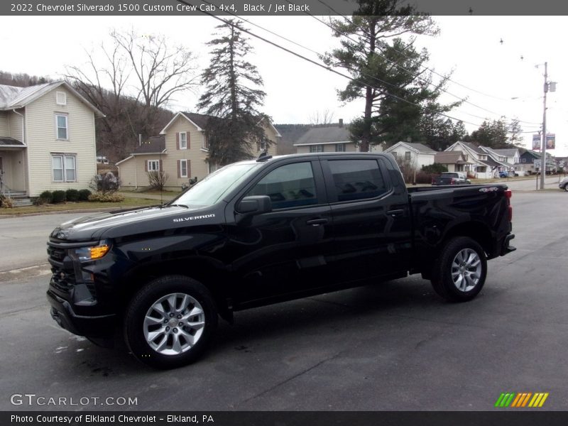 Front 3/4 View of 2022 Silverado 1500 Custom Crew Cab 4x4