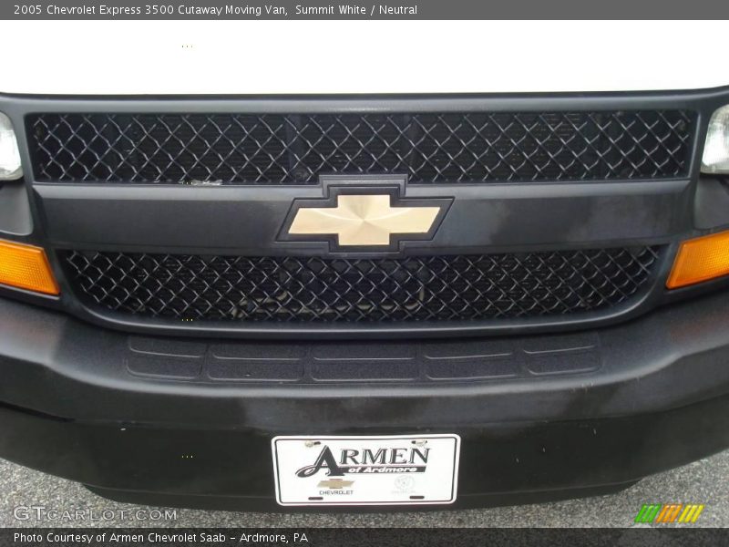 Summit White / Neutral 2005 Chevrolet Express 3500 Cutaway Moving Van