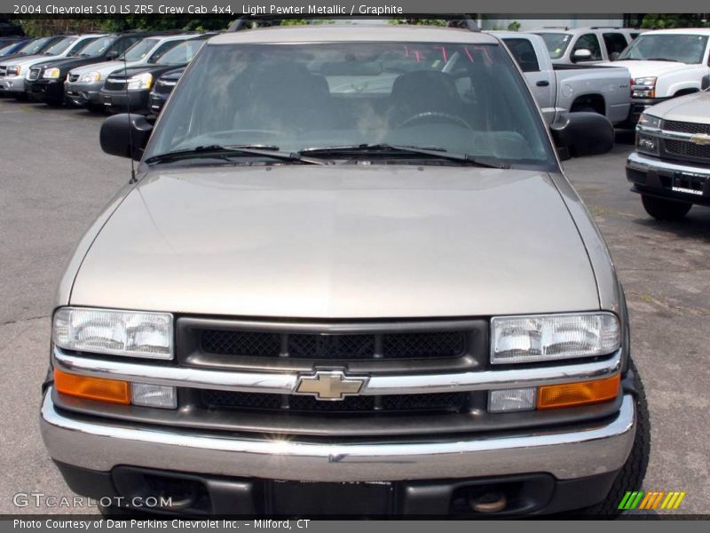 Light Pewter Metallic / Graphite 2004 Chevrolet S10 LS ZR5 Crew Cab 4x4