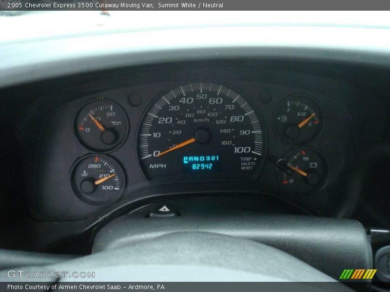 Summit White / Neutral 2005 Chevrolet Express 3500 Cutaway Moving Van