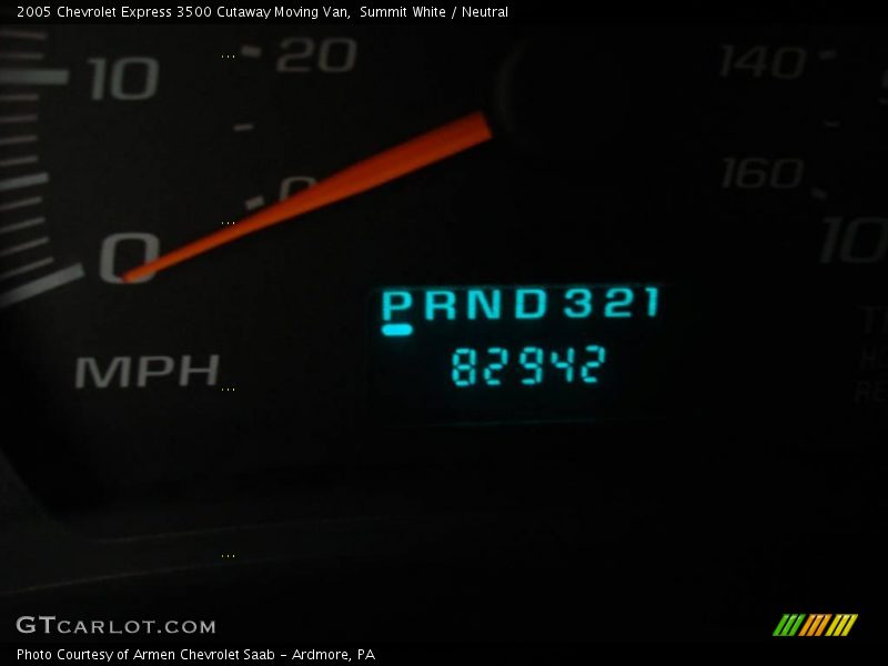 Summit White / Neutral 2005 Chevrolet Express 3500 Cutaway Moving Van