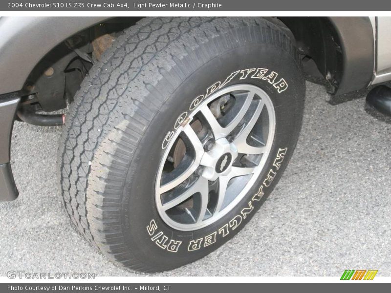 Light Pewter Metallic / Graphite 2004 Chevrolet S10 LS ZR5 Crew Cab 4x4