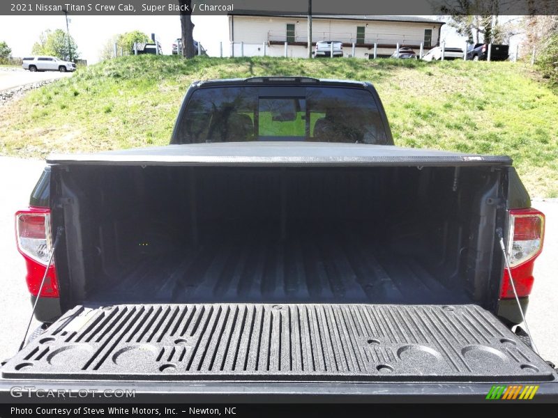 Super Black / Charcoal 2021 Nissan Titan S Crew Cab