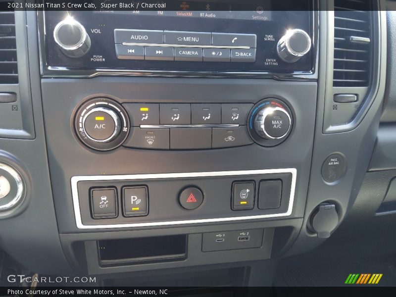 Controls of 2021 Titan S Crew Cab