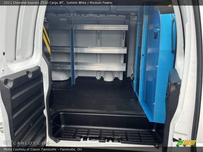  2021 Express 2500 Cargo WT Trunk