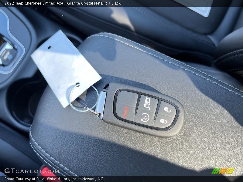Granite Crystal Metallic / Black 2022 Jeep Cherokee Limited 4x4