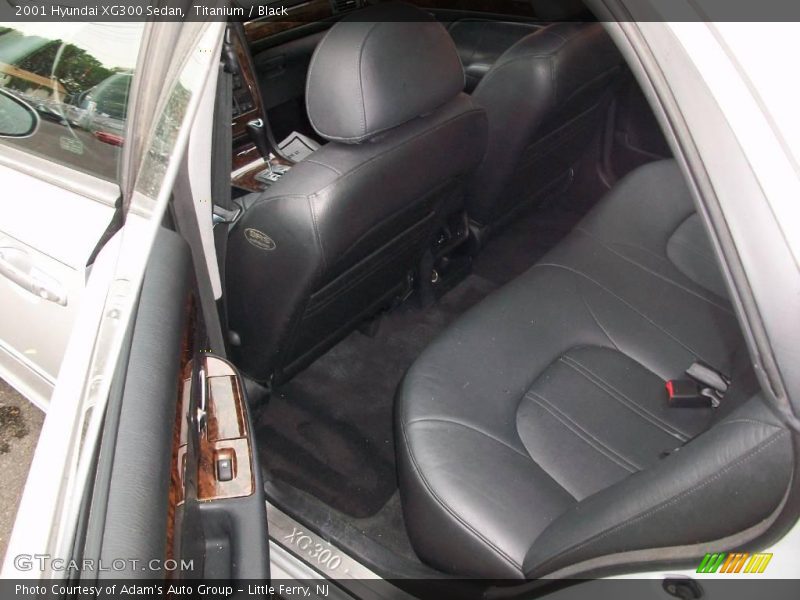 Titanium / Black 2001 Hyundai XG300 Sedan
