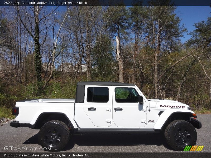 Bright White / Black 2022 Jeep Gladiator Mojave 4x4