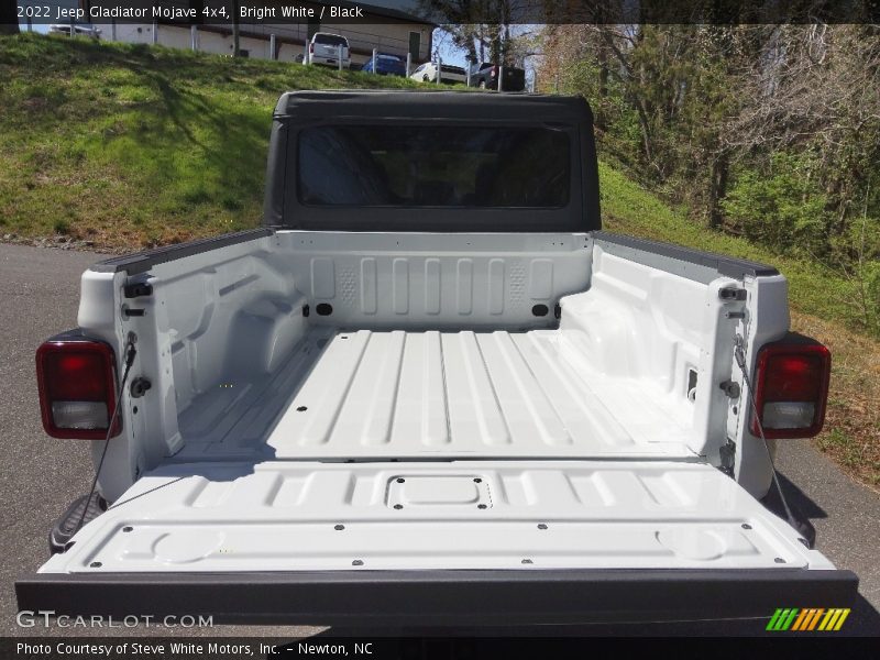 Bright White / Black 2022 Jeep Gladiator Mojave 4x4