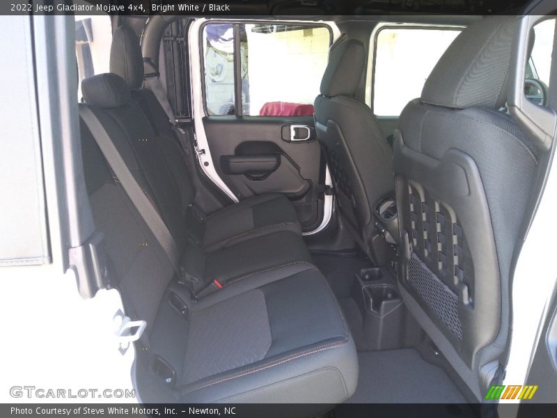 Bright White / Black 2022 Jeep Gladiator Mojave 4x4