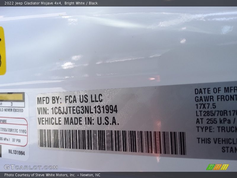 Bright White / Black 2022 Jeep Gladiator Mojave 4x4