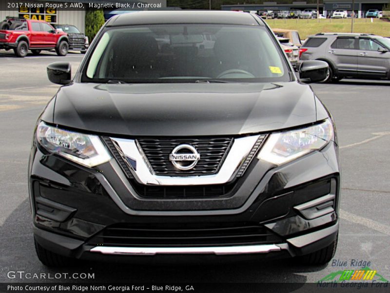 Magnetic Black / Charcoal 2017 Nissan Rogue S AWD