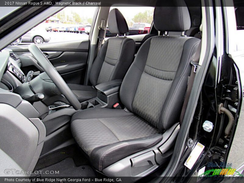 Magnetic Black / Charcoal 2017 Nissan Rogue S AWD