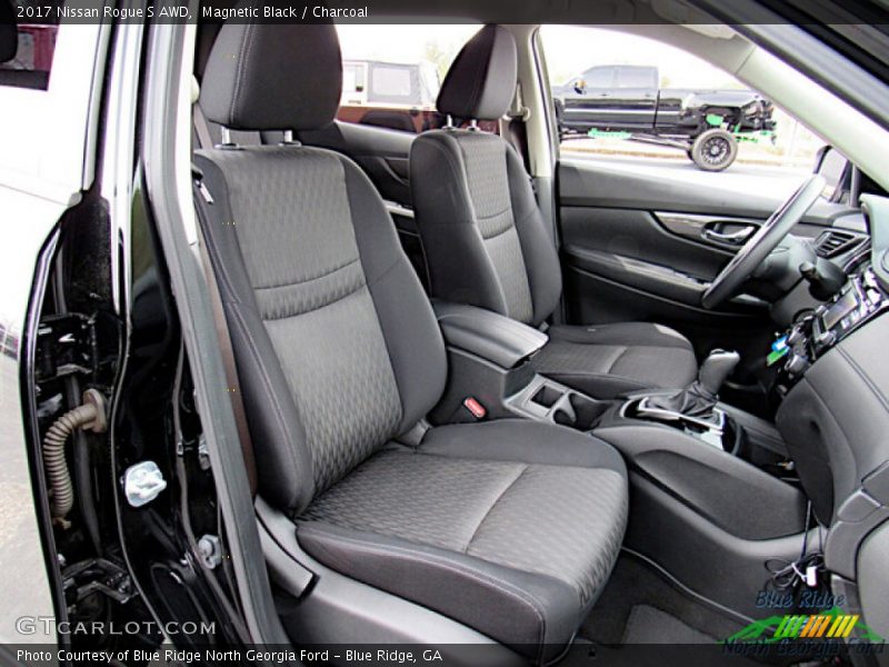 Magnetic Black / Charcoal 2017 Nissan Rogue S AWD