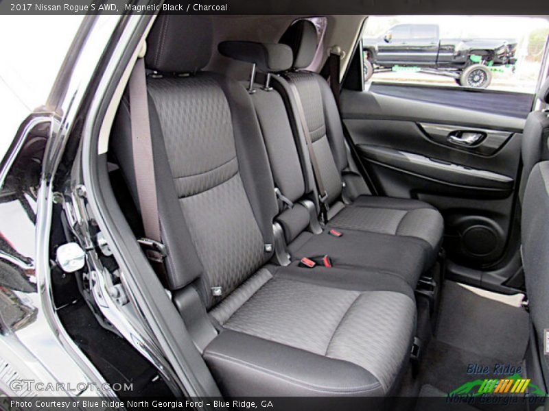 Magnetic Black / Charcoal 2017 Nissan Rogue S AWD