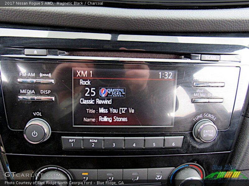 Magnetic Black / Charcoal 2017 Nissan Rogue S AWD
