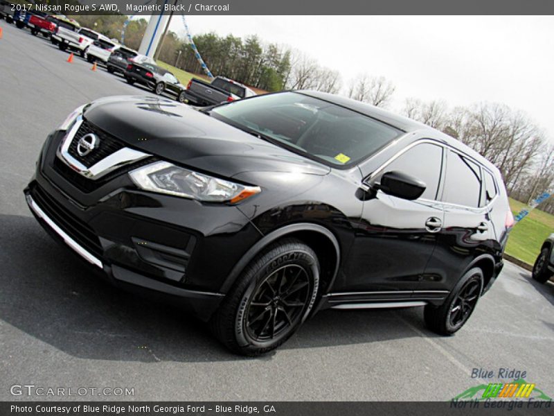 Magnetic Black / Charcoal 2017 Nissan Rogue S AWD