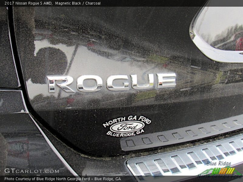 Magnetic Black / Charcoal 2017 Nissan Rogue S AWD