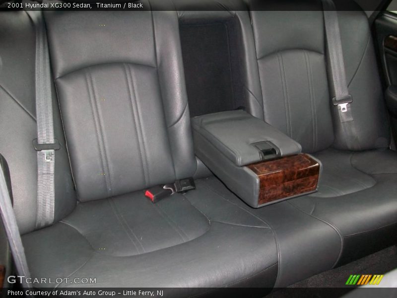 Titanium / Black 2001 Hyundai XG300 Sedan