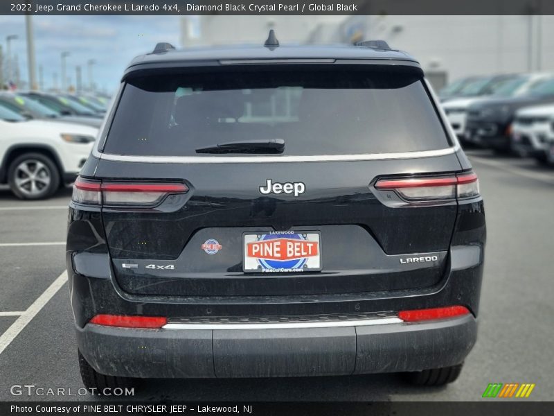 Diamond Black Crystal Pearl / Global Black 2022 Jeep Grand Cherokee L Laredo 4x4