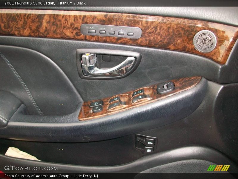 Titanium / Black 2001 Hyundai XG300 Sedan