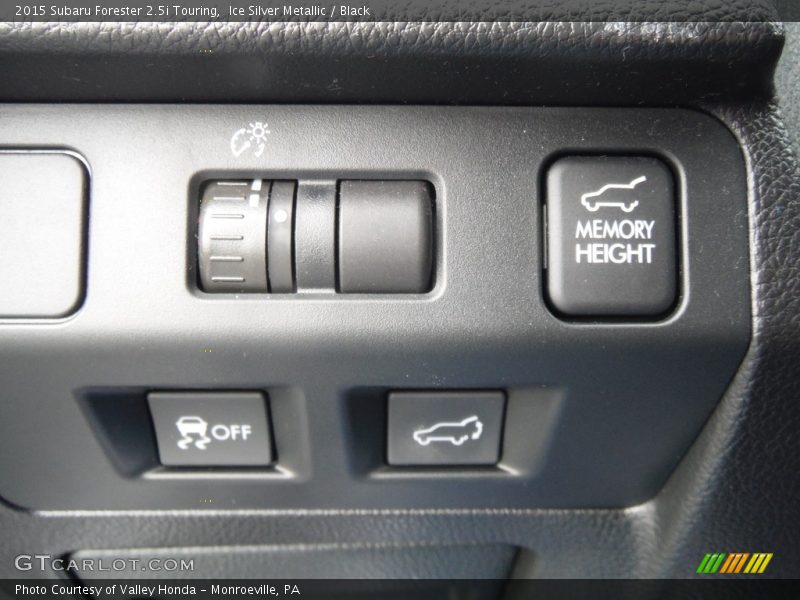 Ice Silver Metallic / Black 2015 Subaru Forester 2.5i Touring