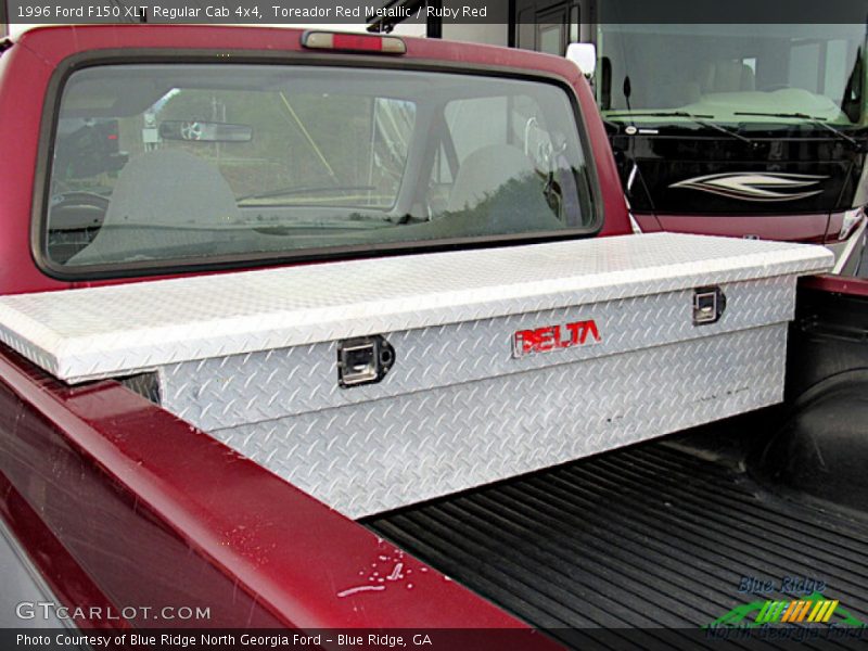 Toreador Red Metallic / Ruby Red 1996 Ford F150 XLT Regular Cab 4x4
