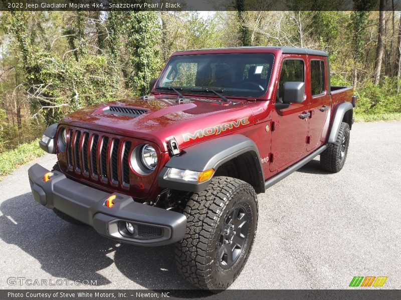 Front 3/4 View of 2022 Gladiator Mojave 4x4
