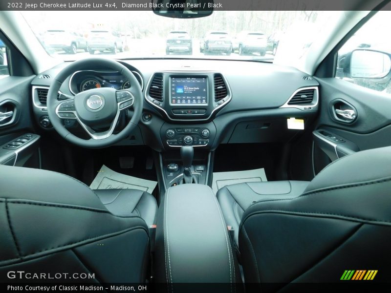 Diamond Black Crystal Pearl / Black 2022 Jeep Cherokee Latitude Lux 4x4