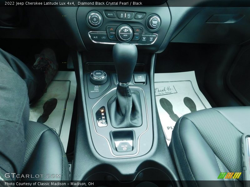 Diamond Black Crystal Pearl / Black 2022 Jeep Cherokee Latitude Lux 4x4