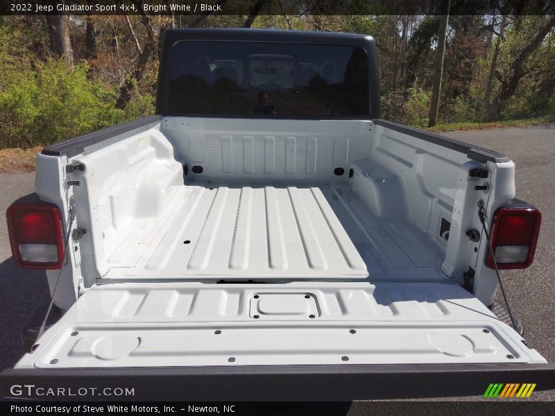 Bright White / Black 2022 Jeep Gladiator Sport 4x4