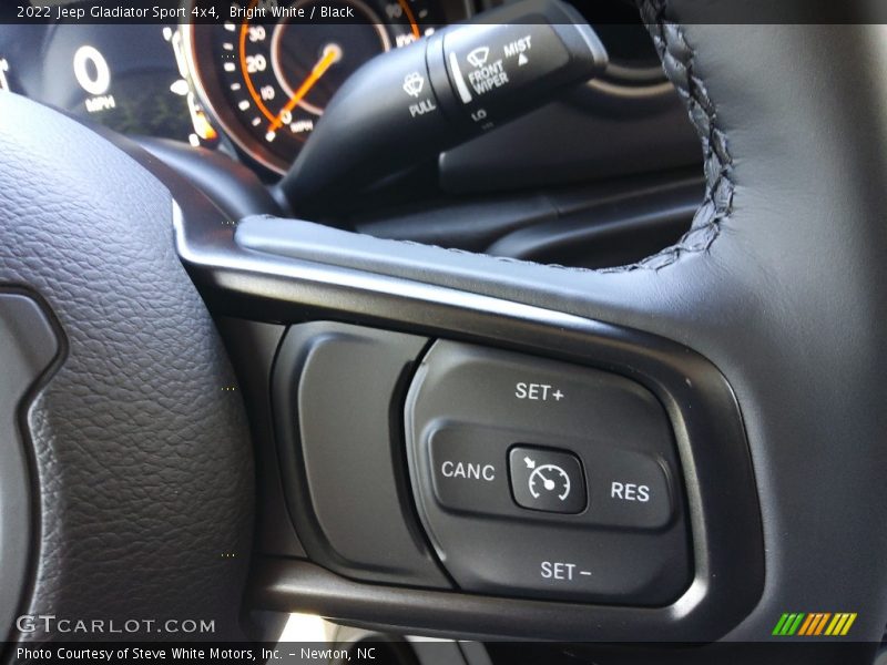 Bright White / Black 2022 Jeep Gladiator Sport 4x4