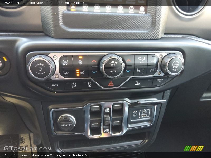 Bright White / Black 2022 Jeep Gladiator Sport 4x4