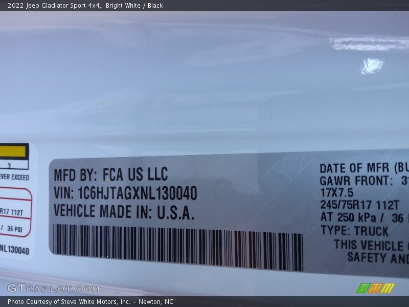 Bright White / Black 2022 Jeep Gladiator Sport 4x4