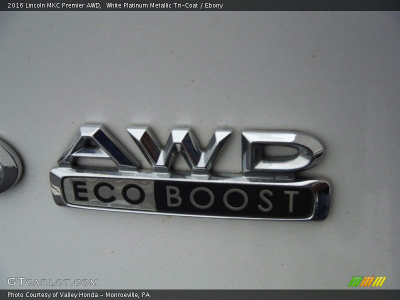 White Platinum Metallic Tri-Coat / Ebony 2016 Lincoln MKC Premier AWD