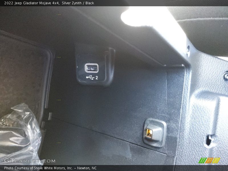 Silver Zynith / Black 2022 Jeep Gladiator Mojave 4x4