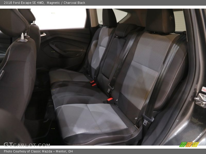 Magnetic / Charcoal Black 2018 Ford Escape SE 4WD