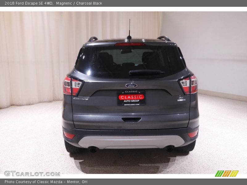 Magnetic / Charcoal Black 2018 Ford Escape SE 4WD