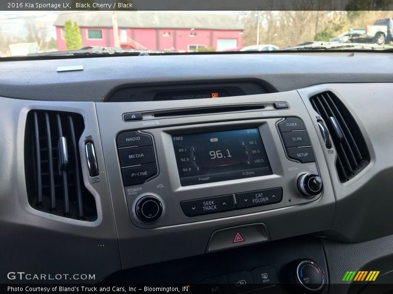 Controls of 2016 Sportage LX