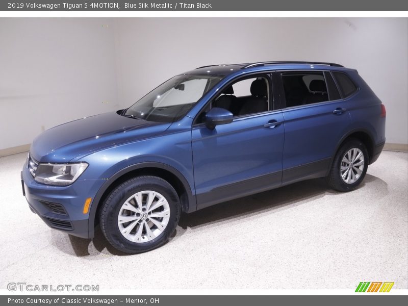 Front 3/4 View of 2019 Tiguan S 4MOTION