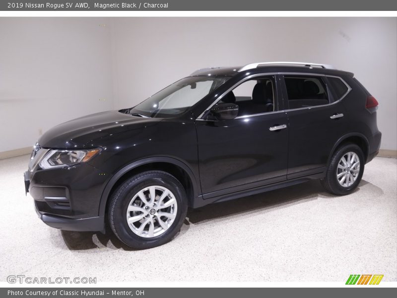 Magnetic Black / Charcoal 2019 Nissan Rogue SV AWD