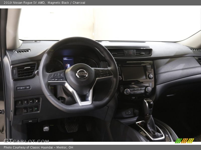 Magnetic Black / Charcoal 2019 Nissan Rogue SV AWD