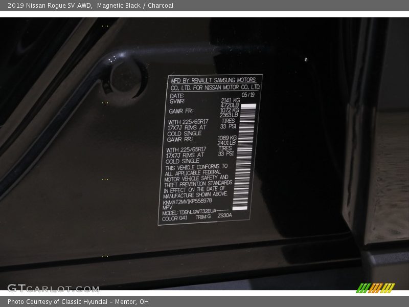 Magnetic Black / Charcoal 2019 Nissan Rogue SV AWD