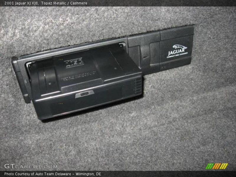 Topaz Metallic / Cashmere 2001 Jaguar XJ XJ8