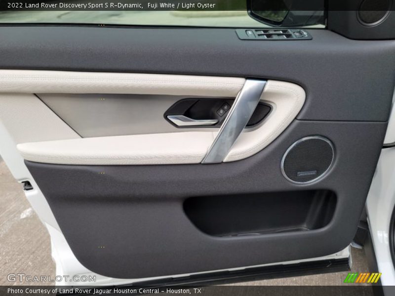 Door Panel of 2022 Discovery Sport S R-Dynamic