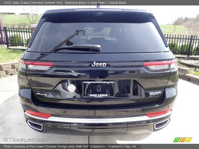 Diamond Black Crystal Pearl / Global Black 2022 Jeep Grand Cherokee Summit 4x4
